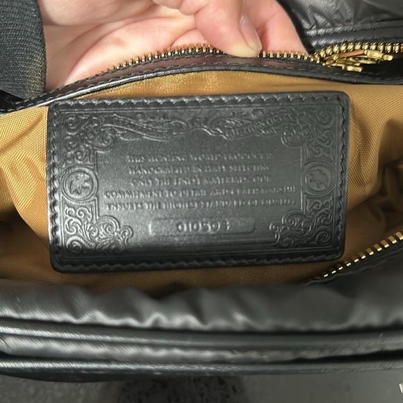 Hunting World pouch black with gold hardware - Picture 8 of 9